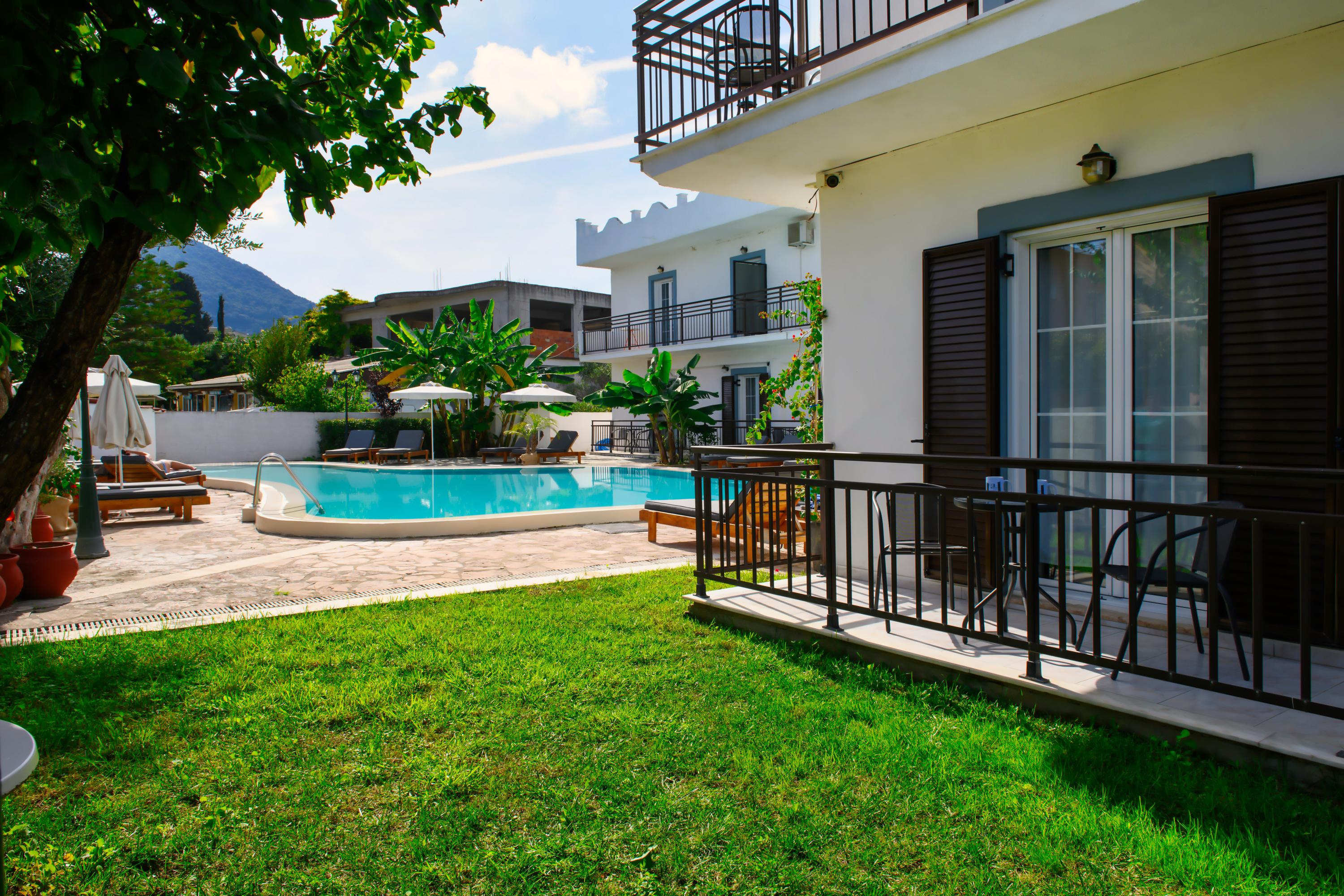 Aquarius Beach Hotel Mesongí Екстериор снимка