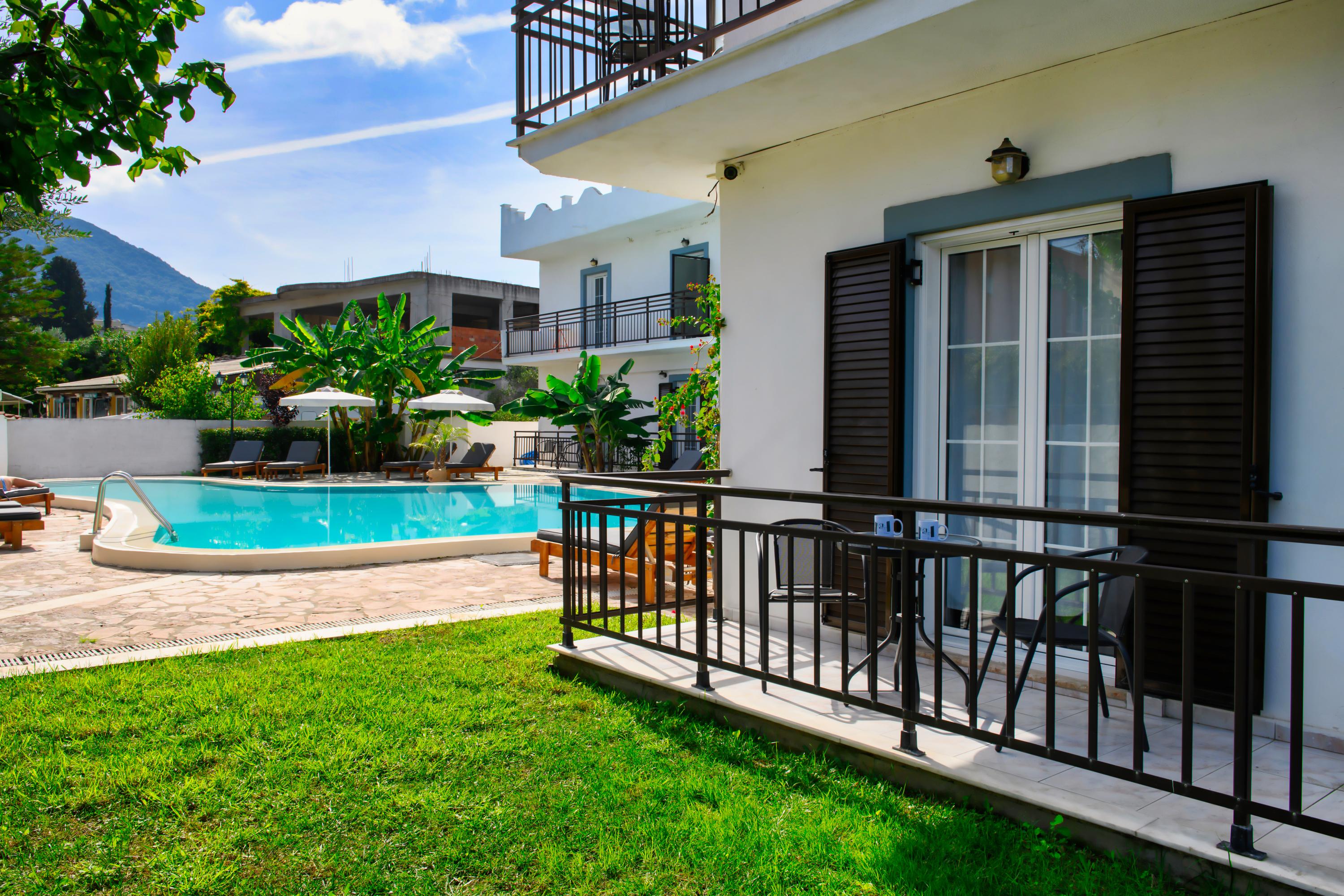 Aquarius Beach Hotel Mesongí Екстериор снимка