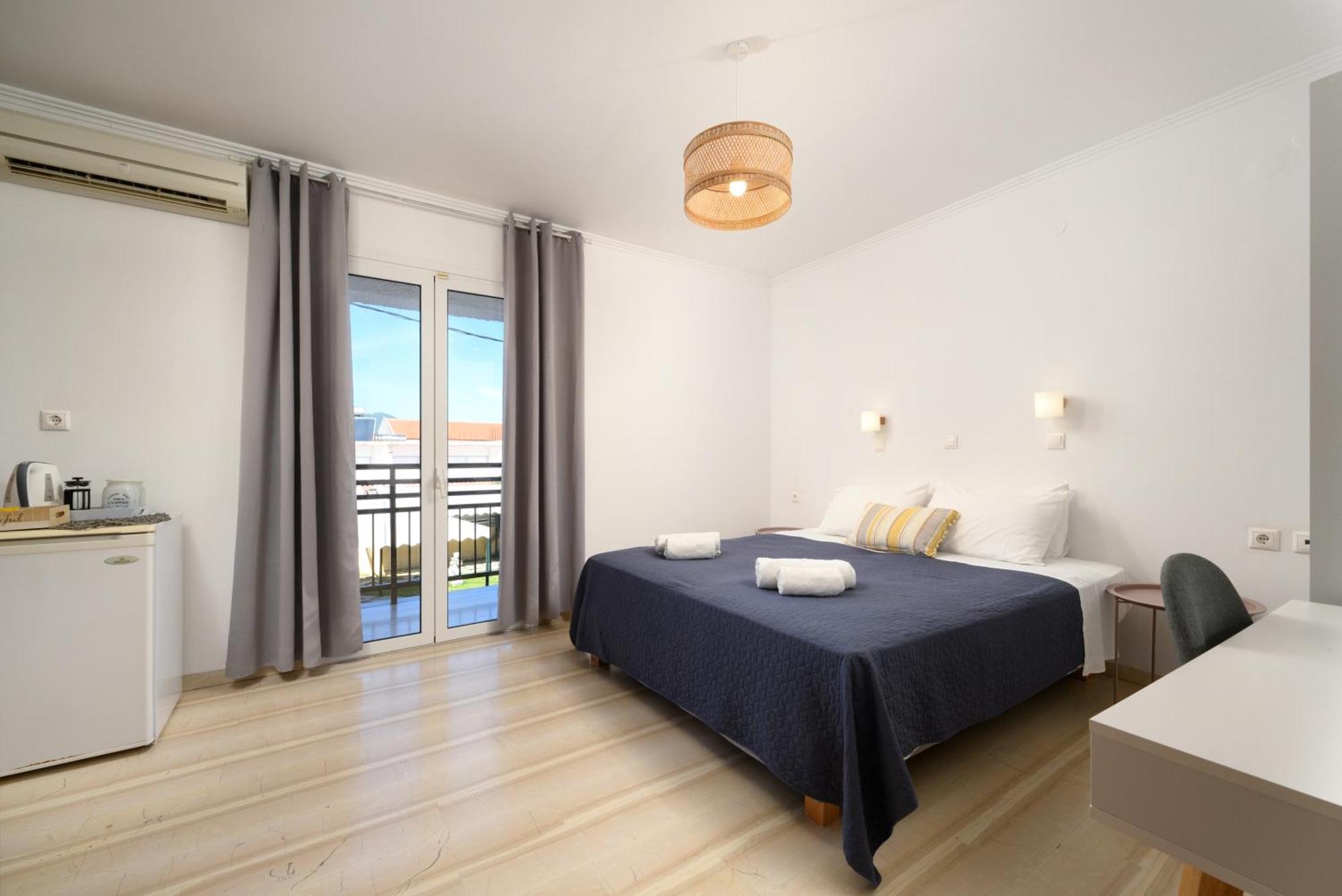 Aquarius Beach Hotel Mesongí Екстериор снимка