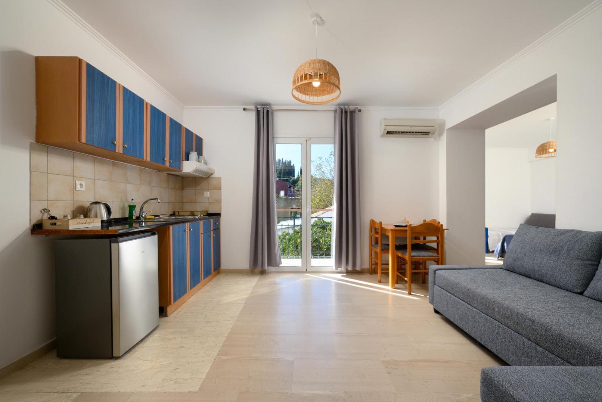 Aquarius Beach Hotel Mesongí Стая снимка