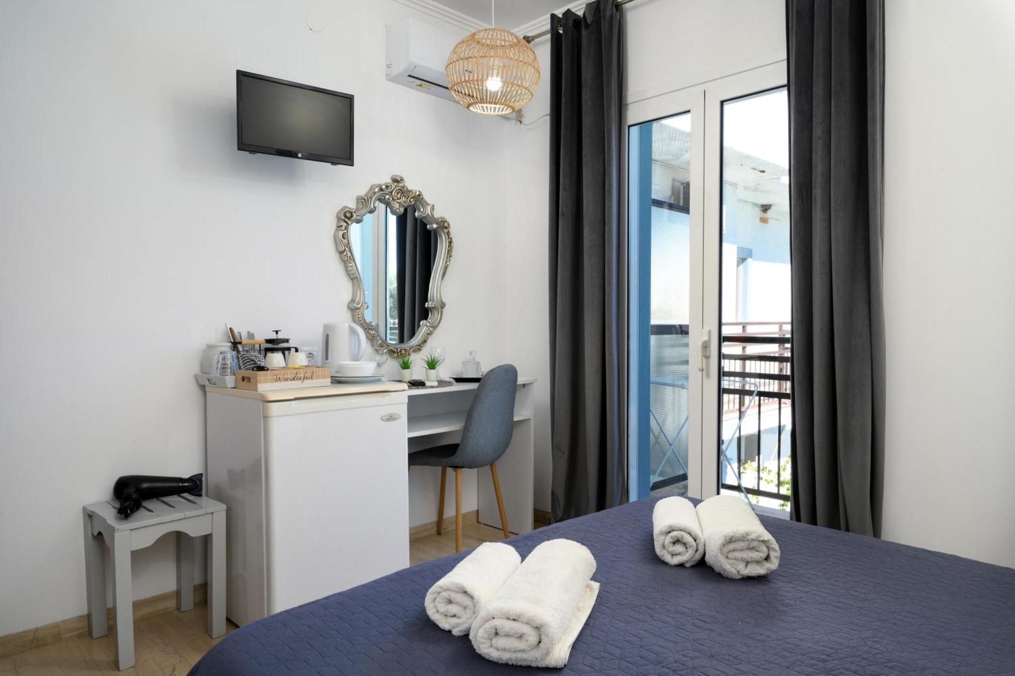 Aquarius Beach Hotel Mesongí Екстериор снимка
